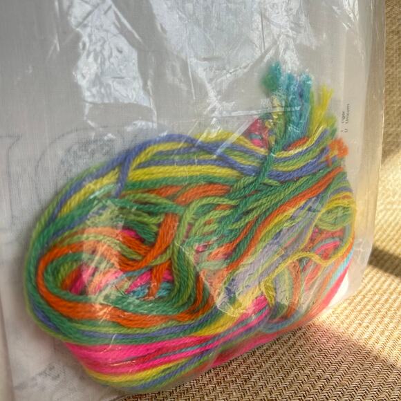 Columbia Minerva Creative Crewel ABC Picture Kit Erica Wilson 18x14 NIP - Picture 4 of 4